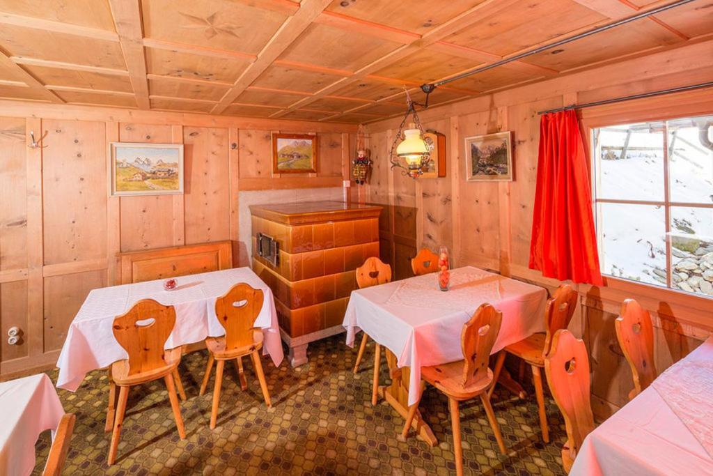 Gasthaus Alpenrose Juf Exterior photo